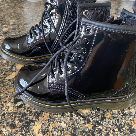 Dr. Martens - TODDLER - Size 9 - Picture 2 of 6